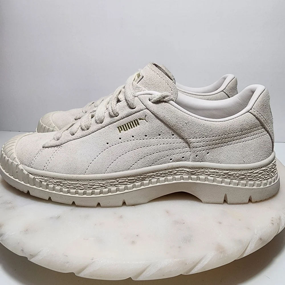 Puma Women's Shoes Size 8.5 Utility Suede 'Pastel Parchment 370981-02